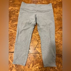 Lululemon crops size 10